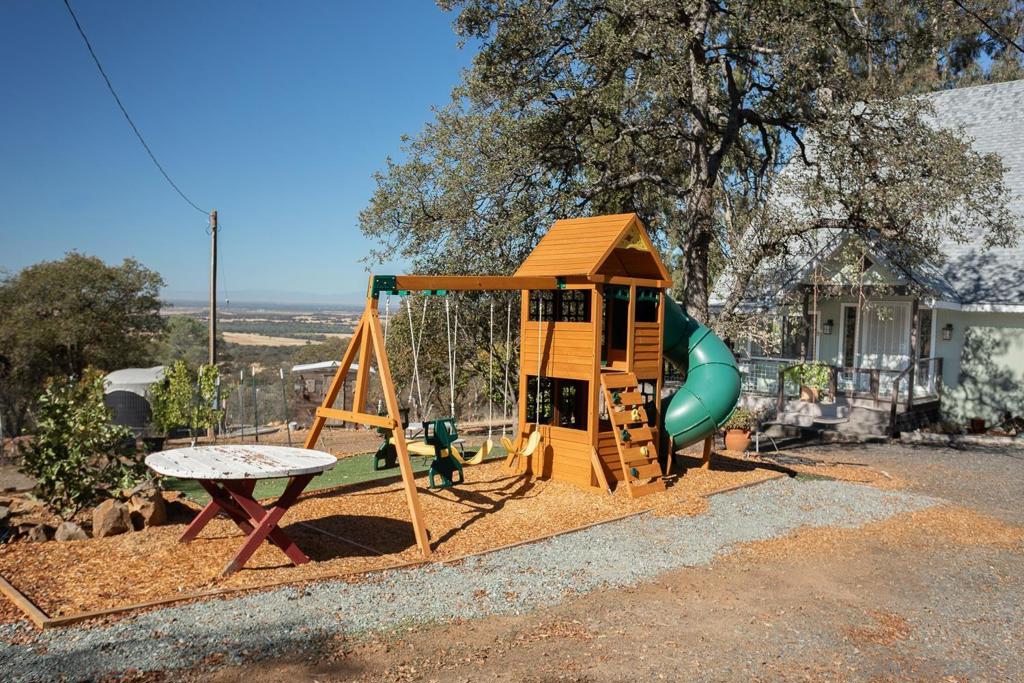 135 Sunny Hills Rd
