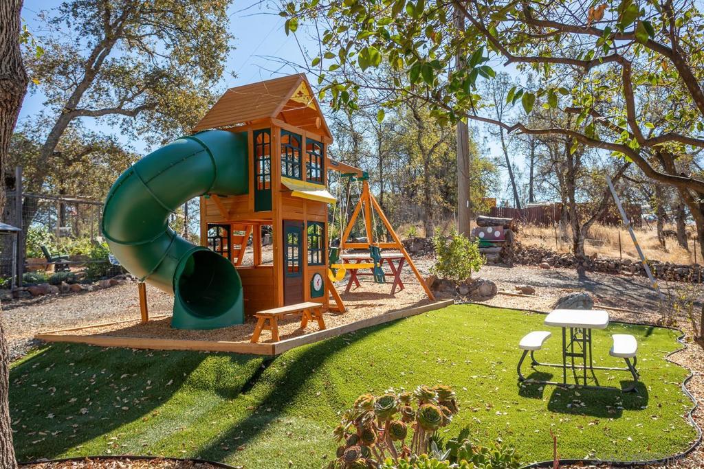 135 Sunny Hills Rd