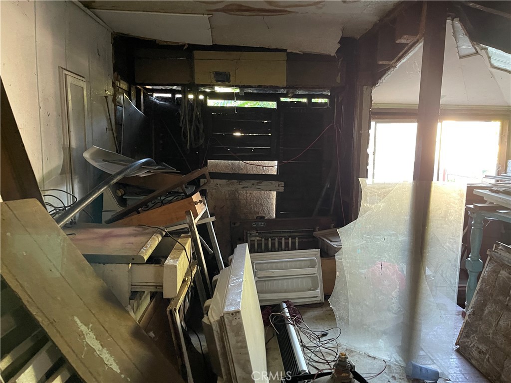 945 Montgomery Street