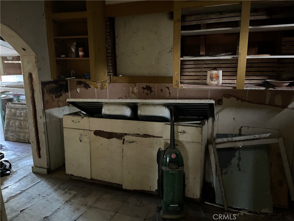 945 Montgomery Street