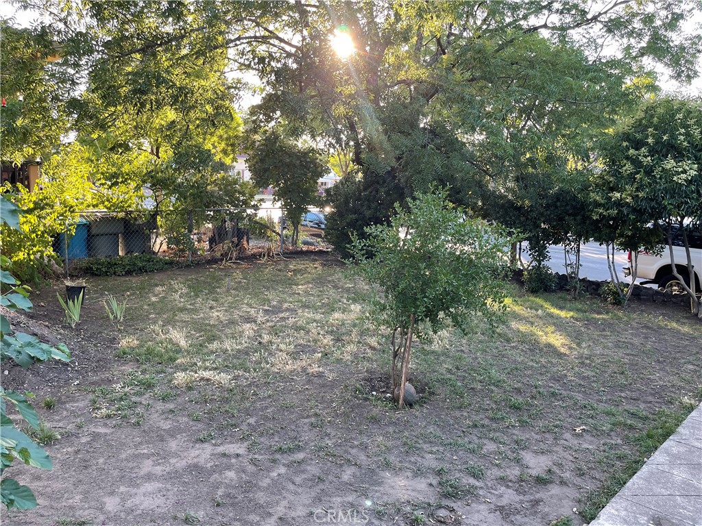 945 Montgomery Street