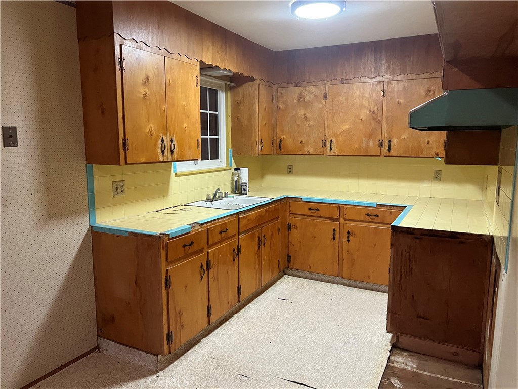 341 Skyline Boulevard