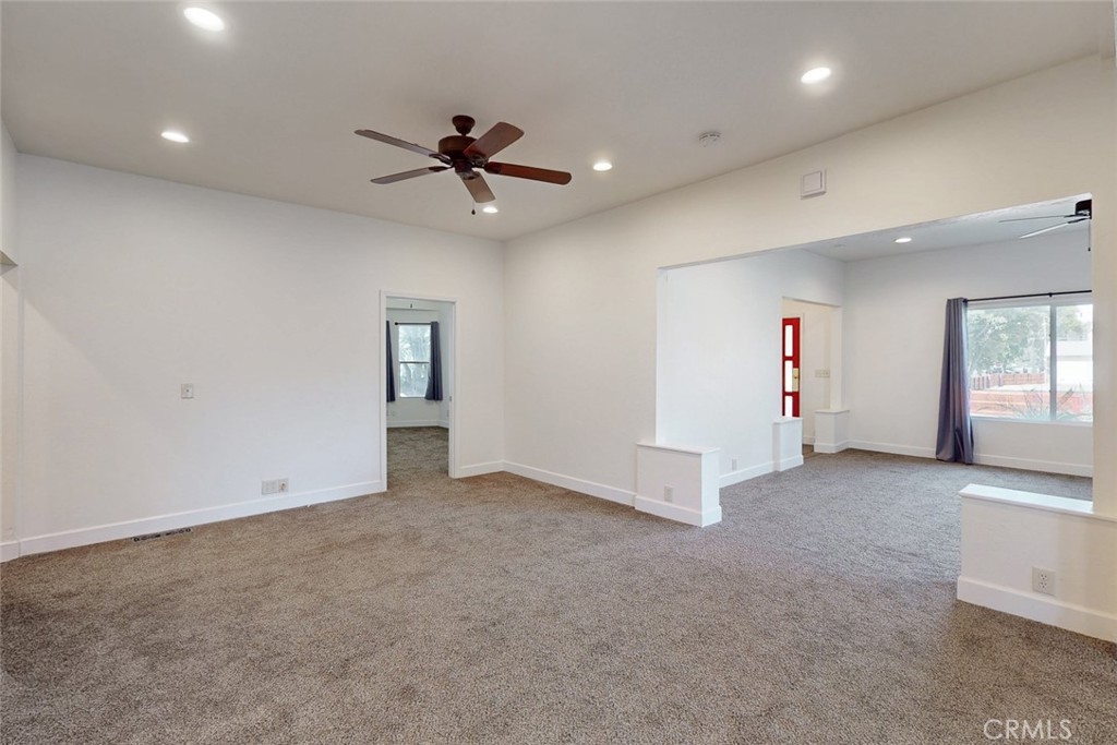 1585 Sycamore