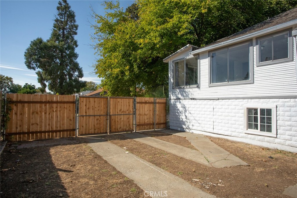 1585 Sycamore