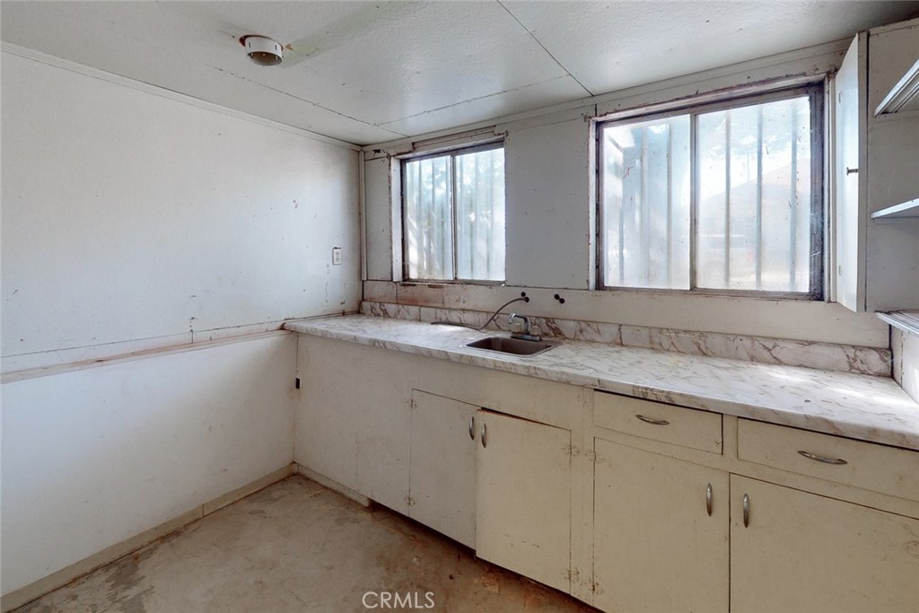 1585 Sycamore