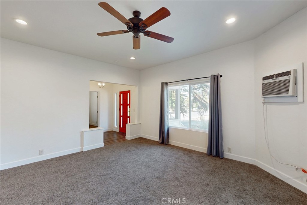 1585 Sycamore