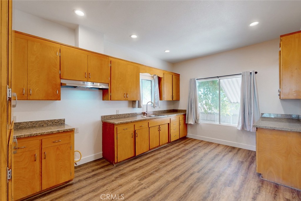 1585 Sycamore