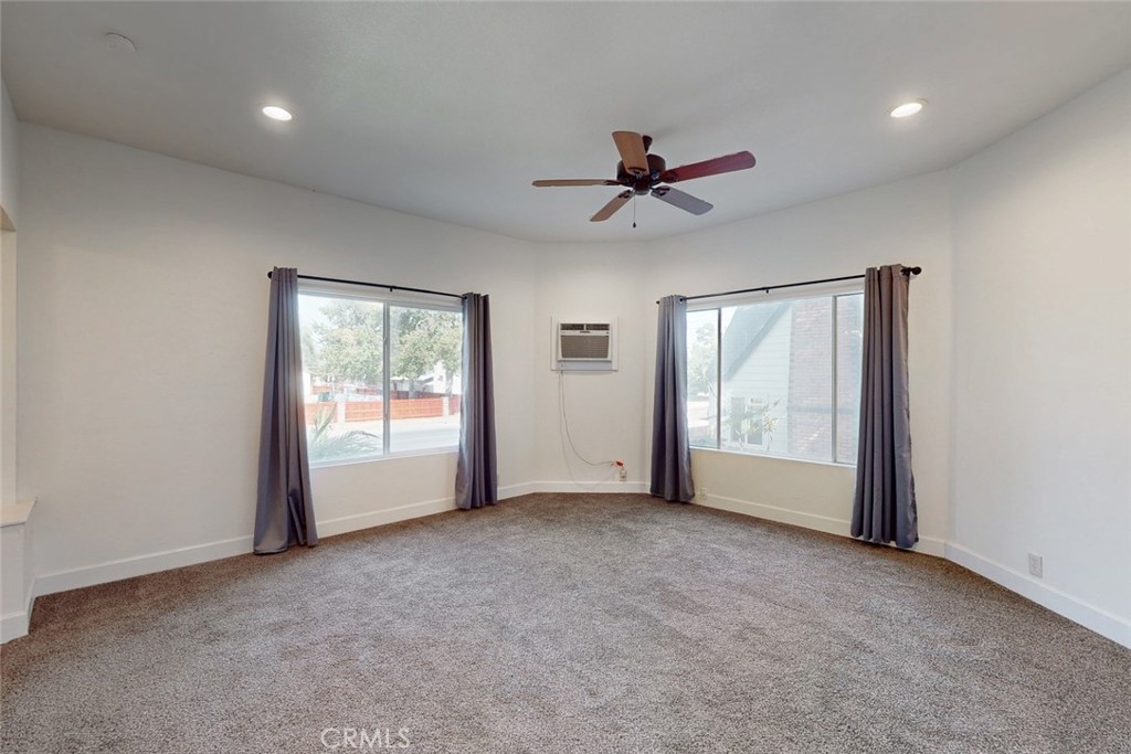 1585 Sycamore