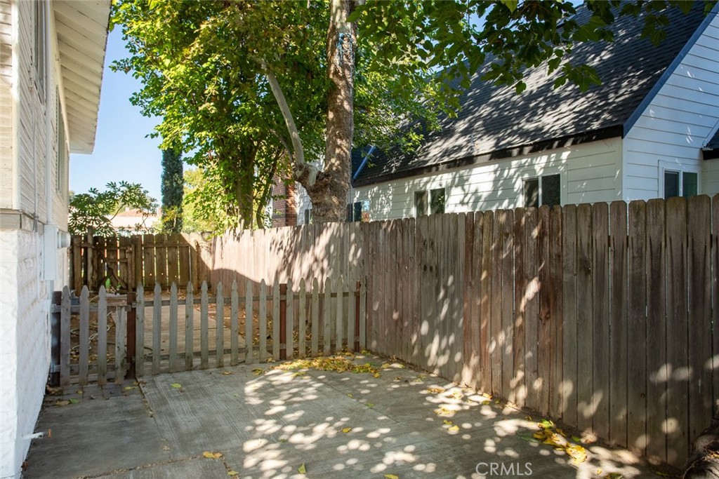 1585 Sycamore