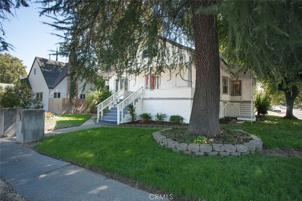 1585 Sycamore