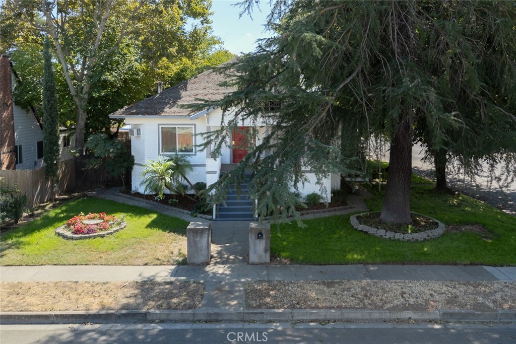 1585 Sycamore