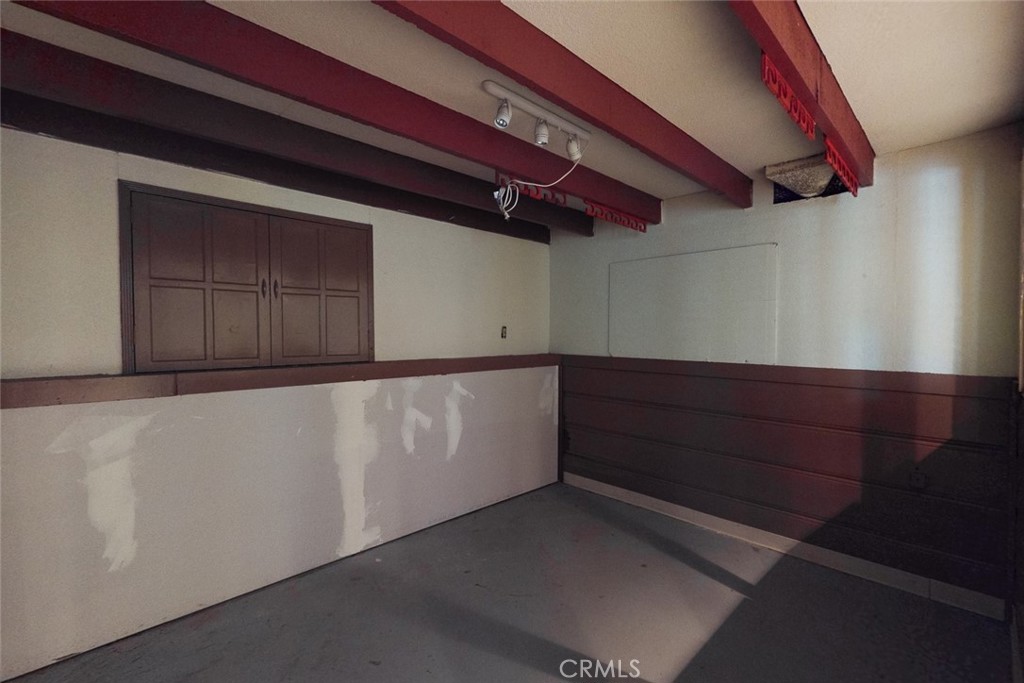 1585 Sycamore