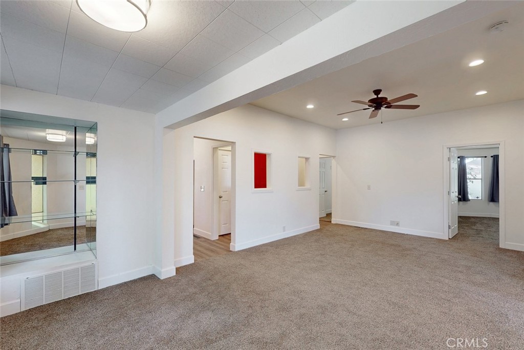 1585 Sycamore