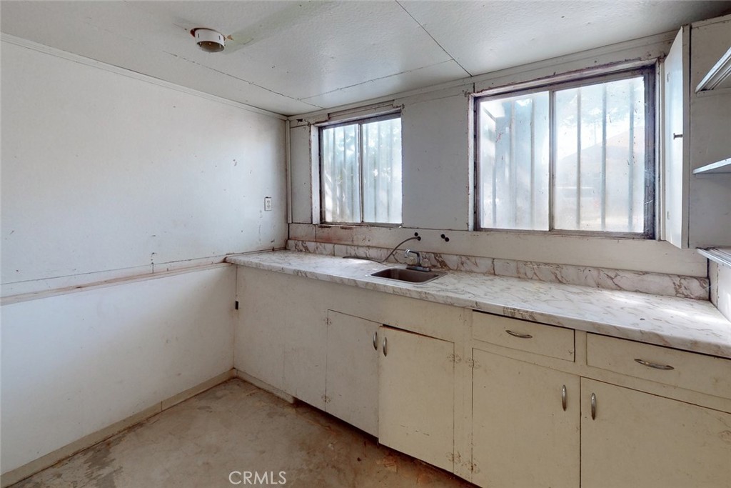 1585 Sycamore