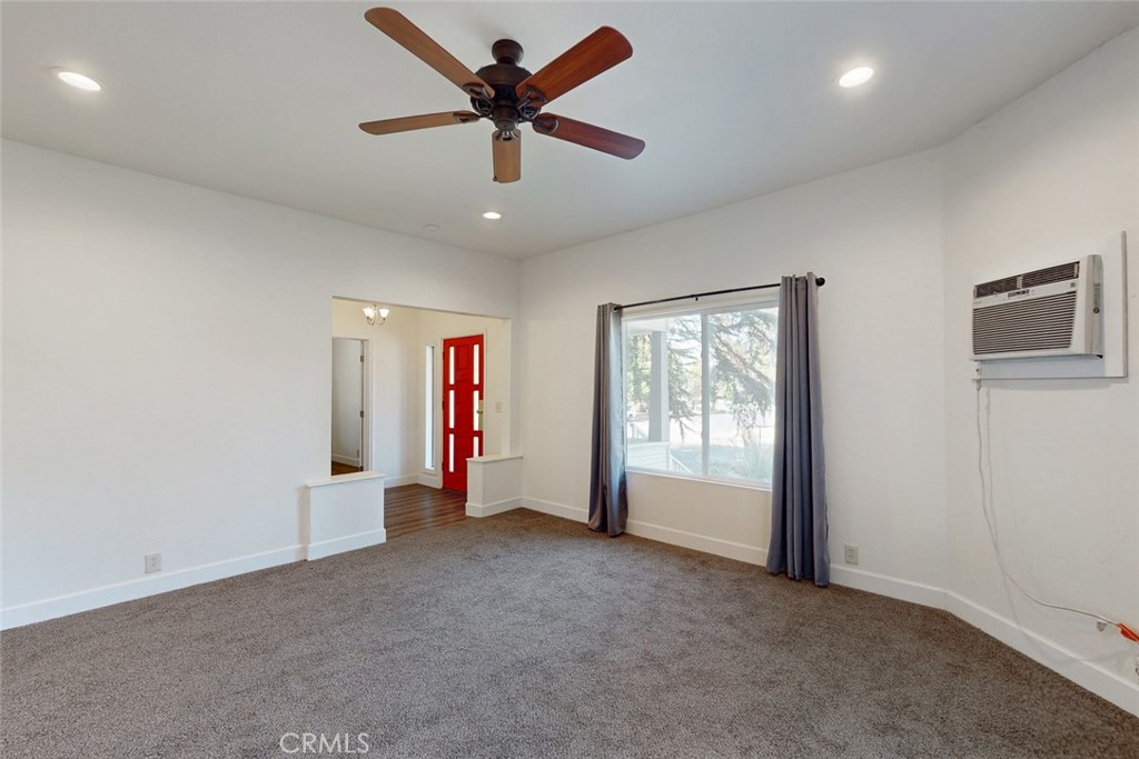 1585 Sycamore