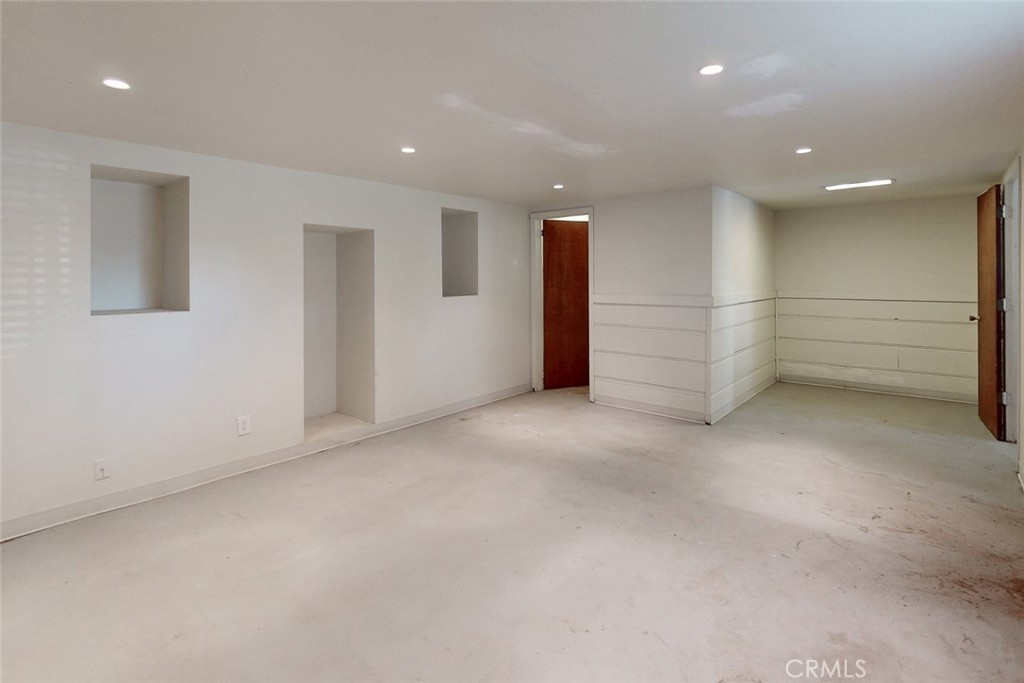 1585 Sycamore
