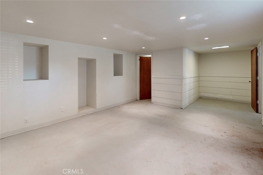 1585 Sycamore