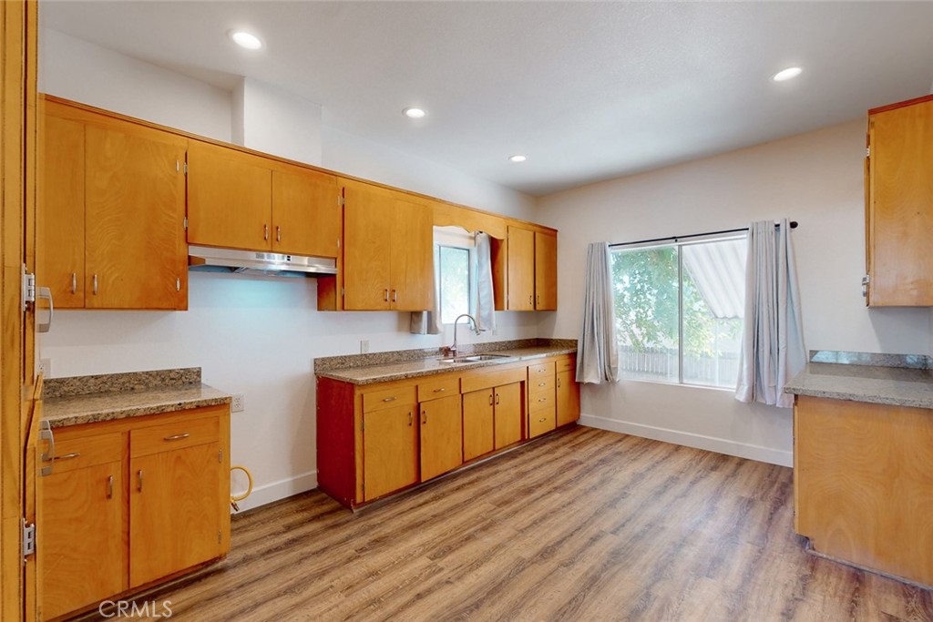 1585 Sycamore