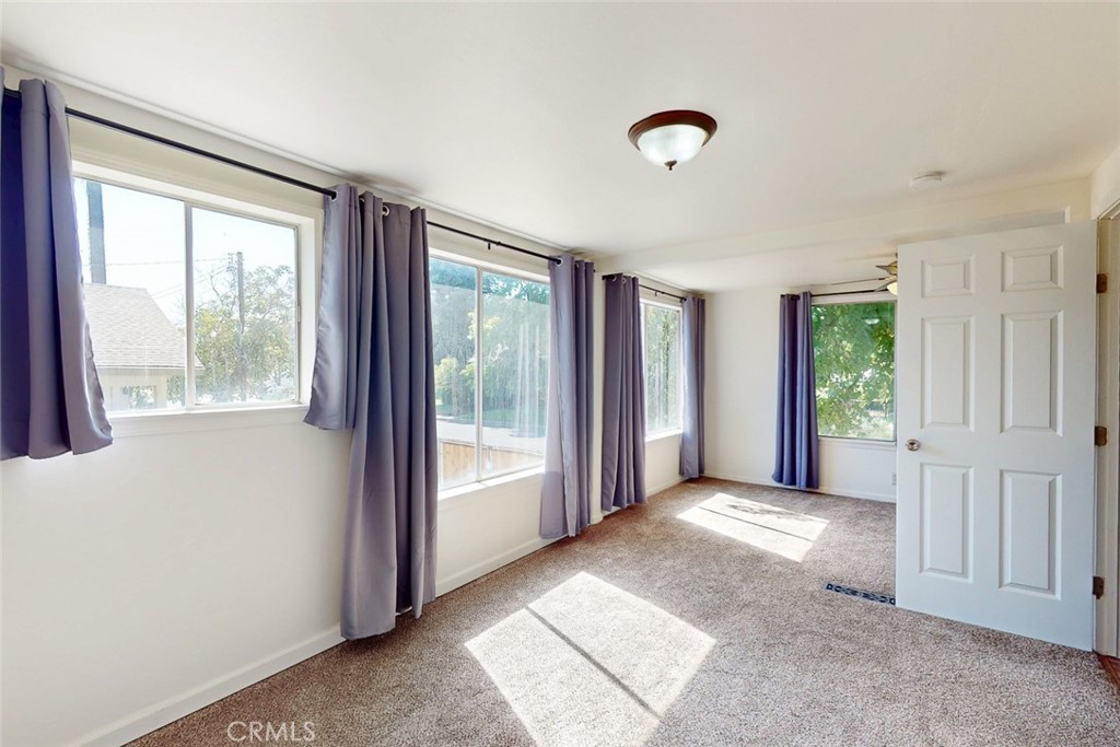 1585 Sycamore
