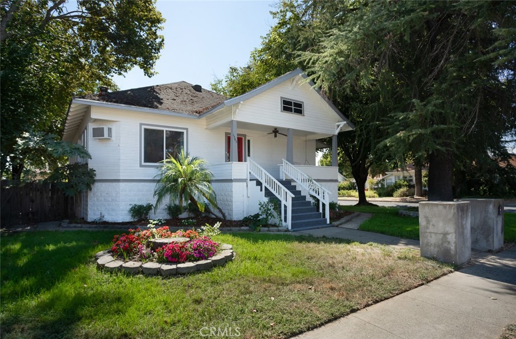 1585 Sycamore