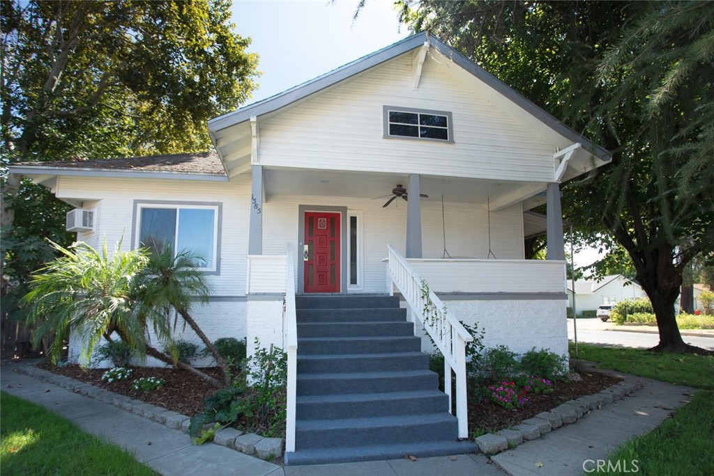 1585 Sycamore