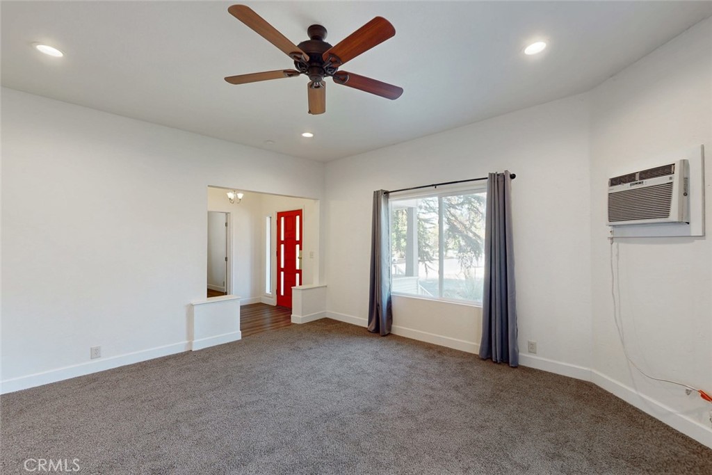 1585 Sycamore