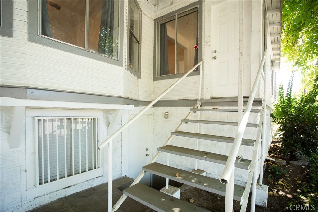 1585 Sycamore