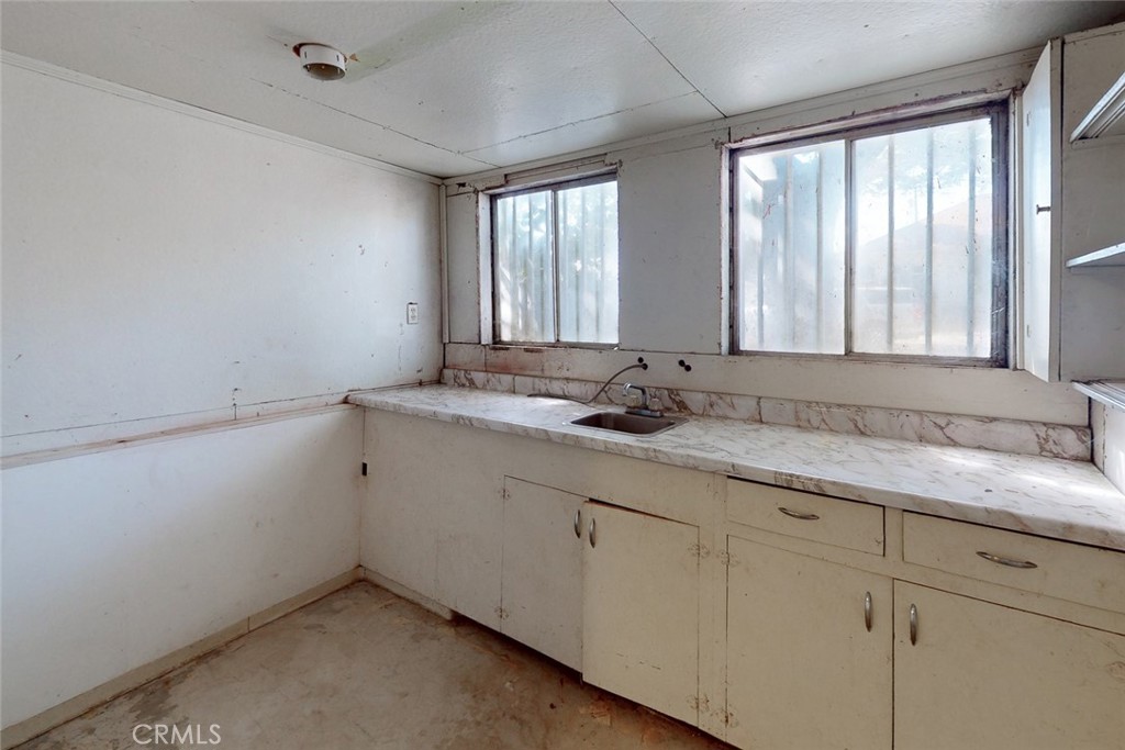 1585 Sycamore