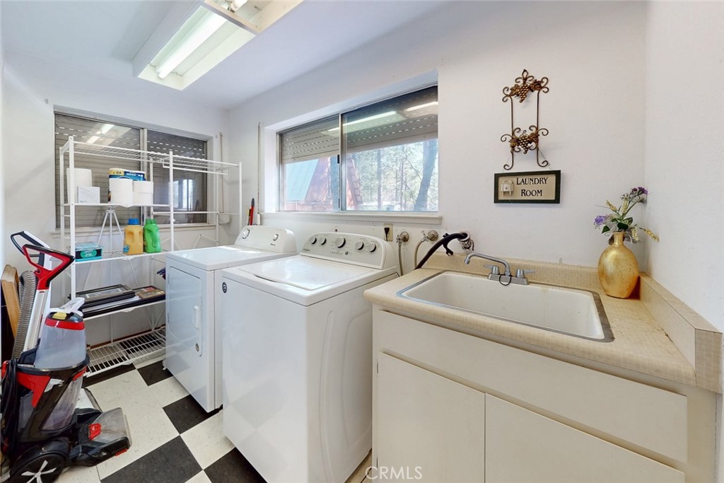 14872 Queenan