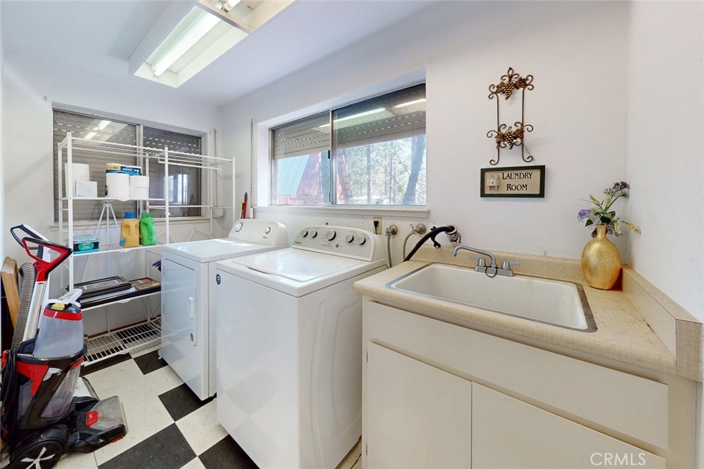 14872 Queenan