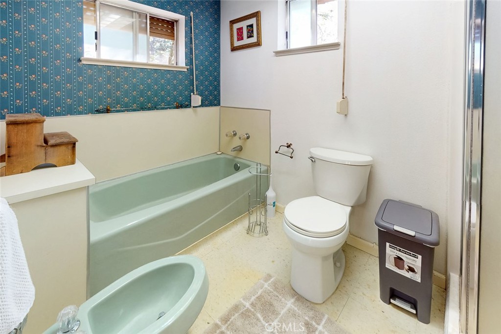 14872 Queenan