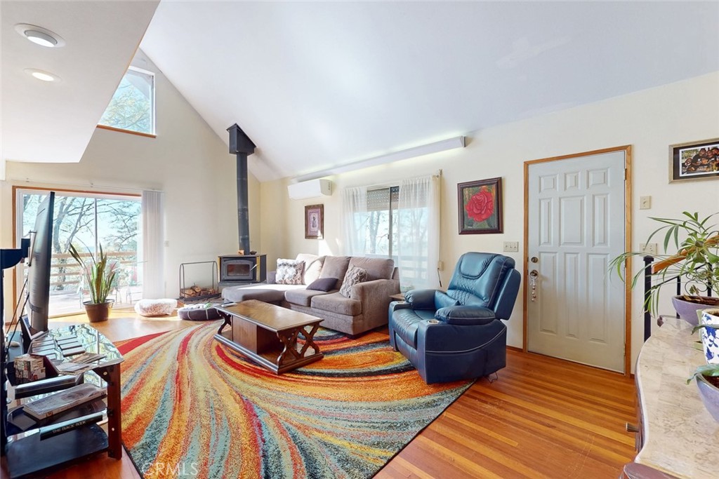 14872 Queenan