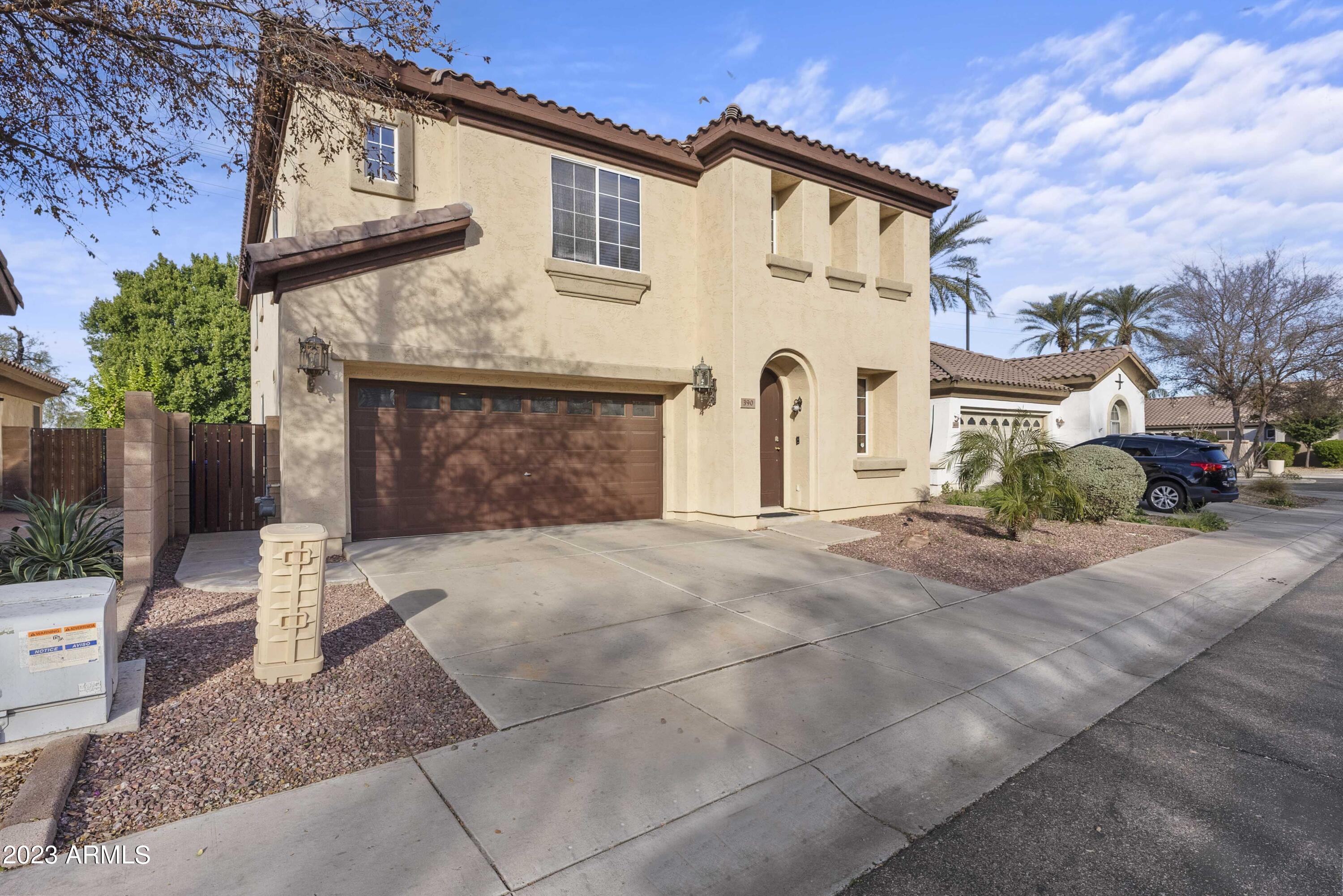 390 N Eucalyptus Place