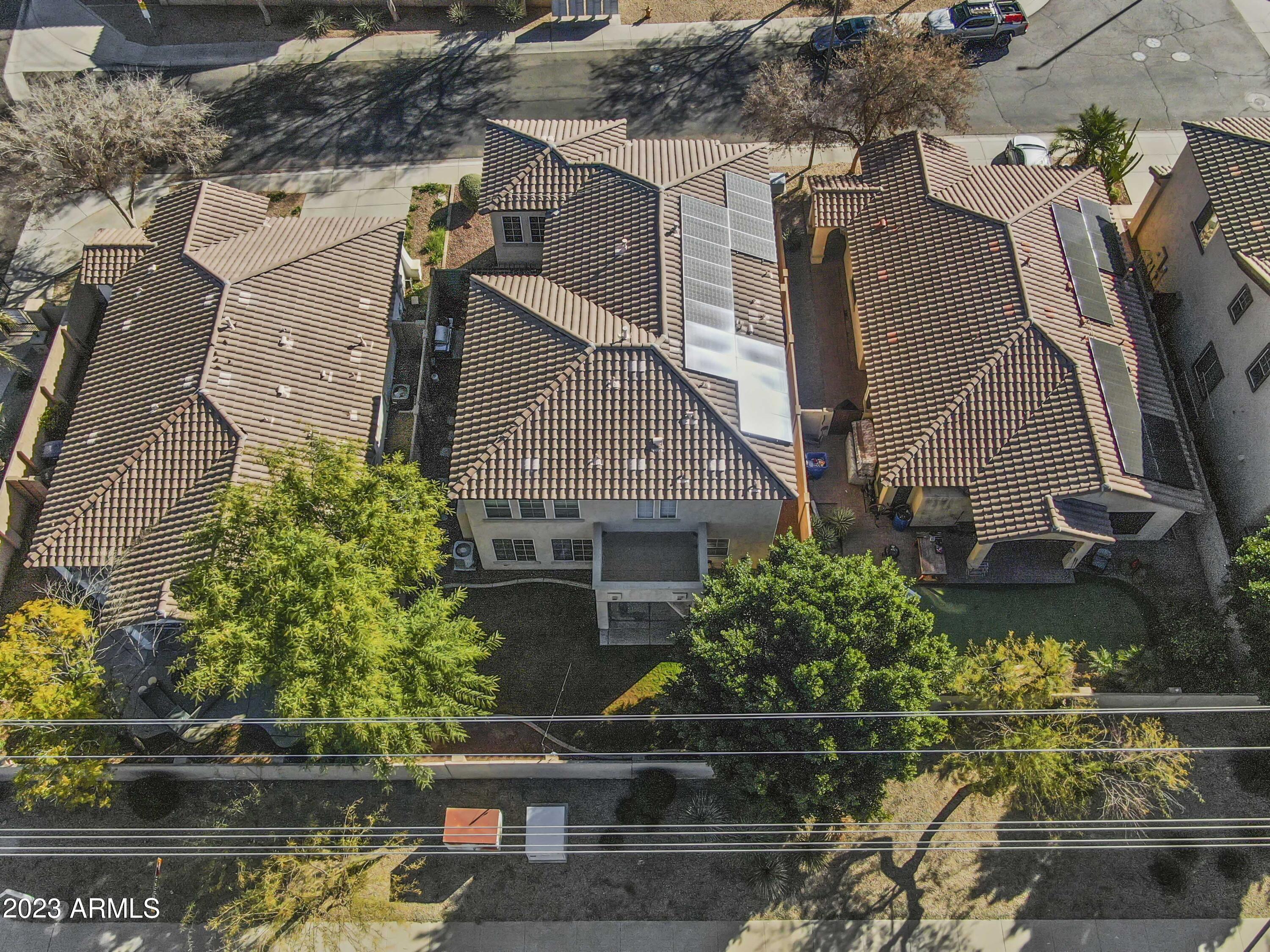 390 N Eucalyptus Place