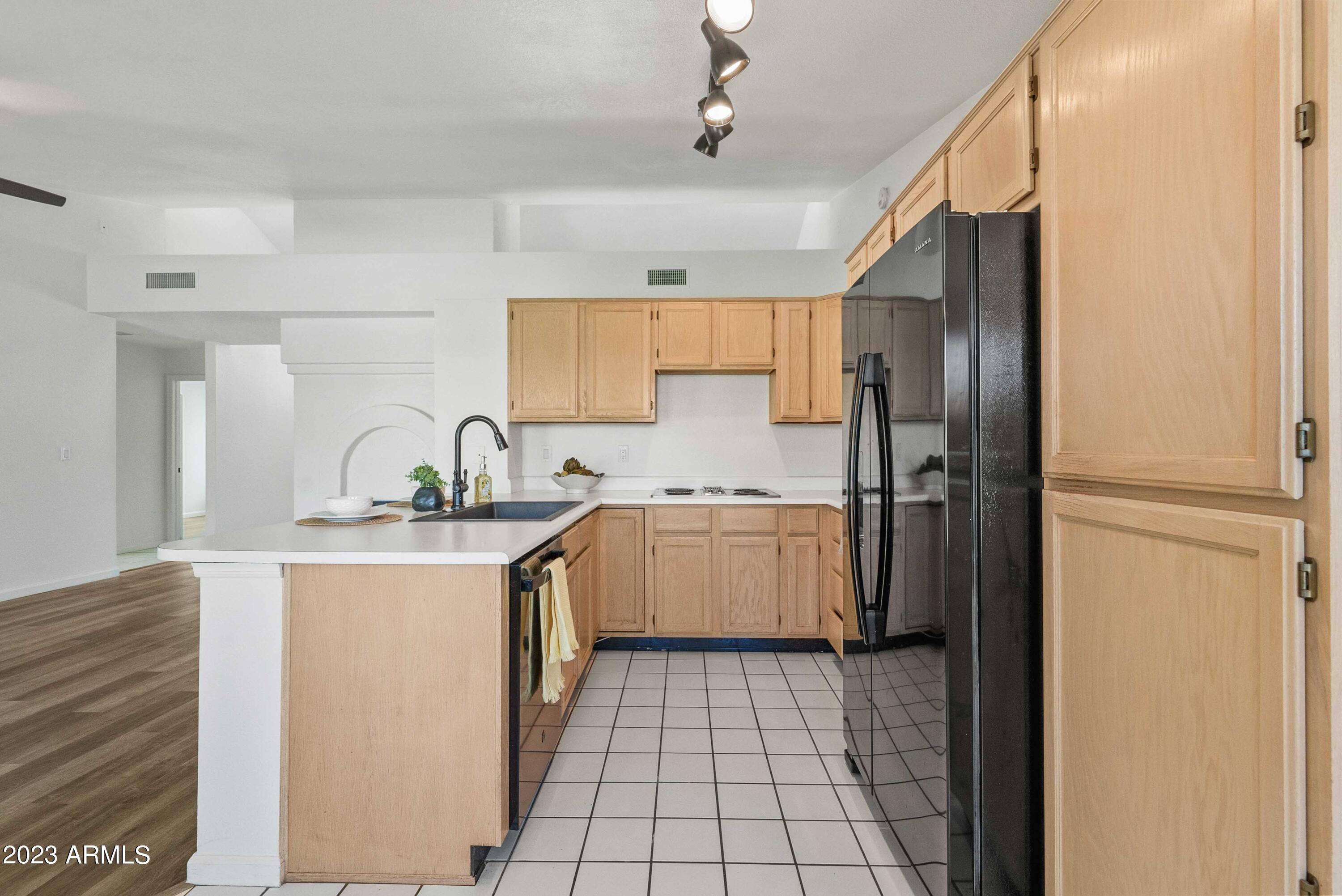832 N Poplar Court