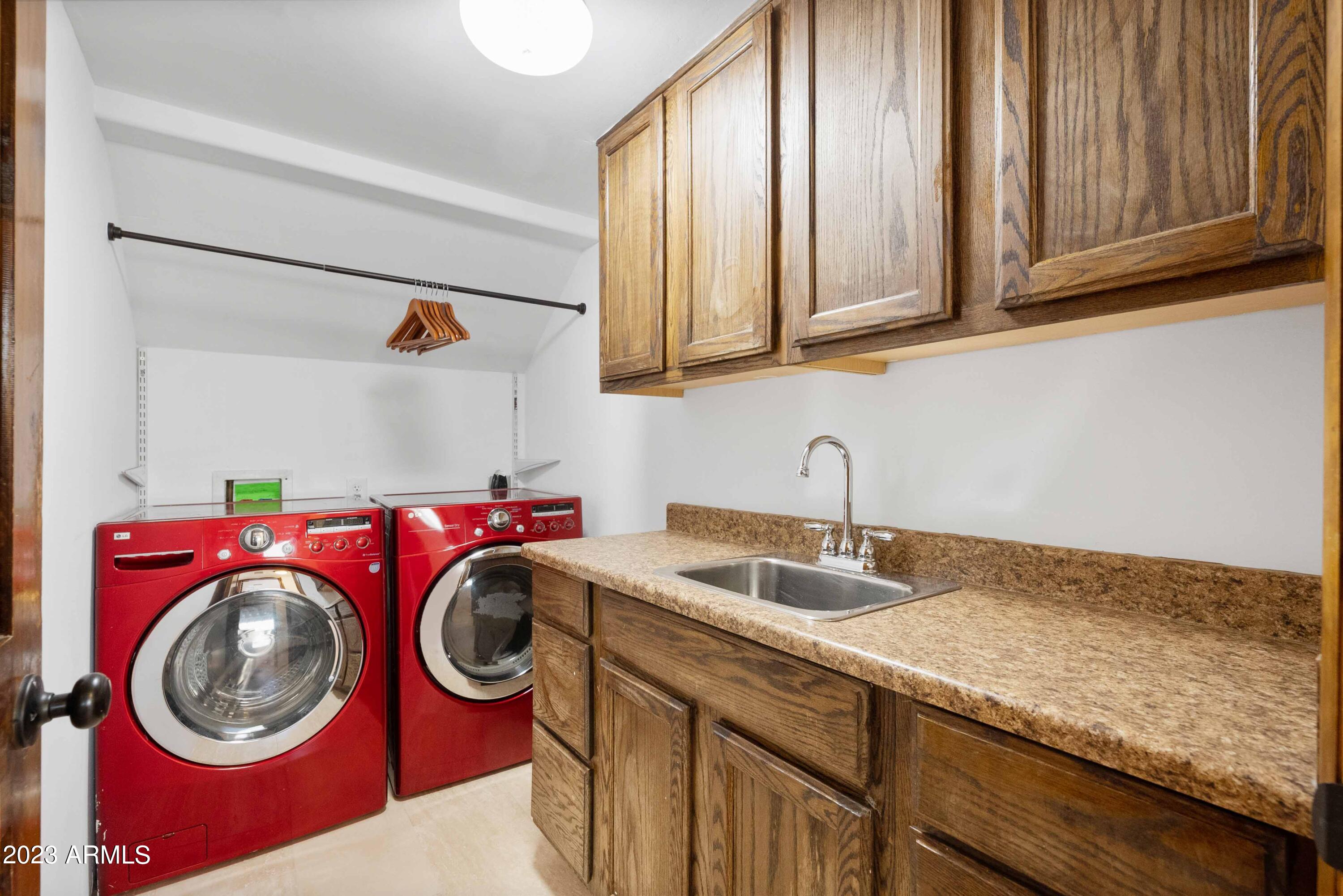 3611 E AHWATUKEE Drive