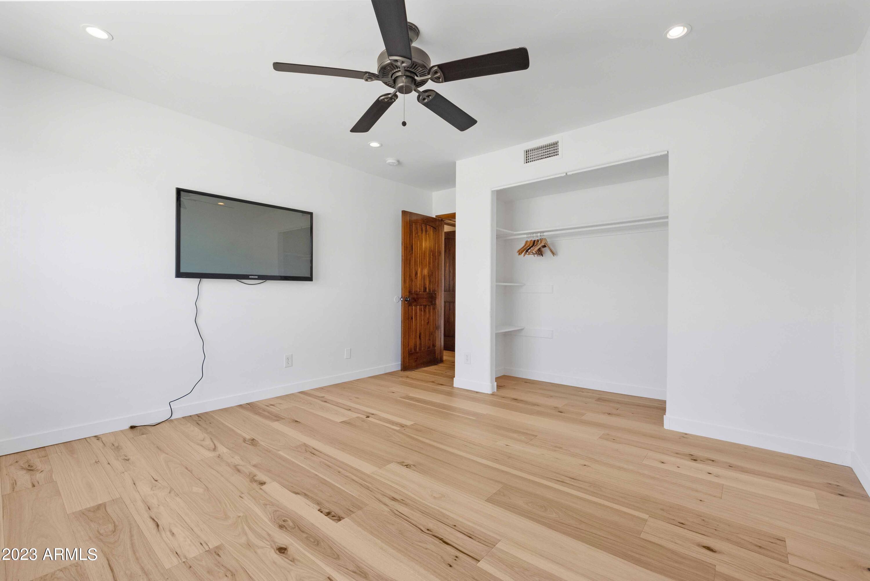 3611 E AHWATUKEE Drive