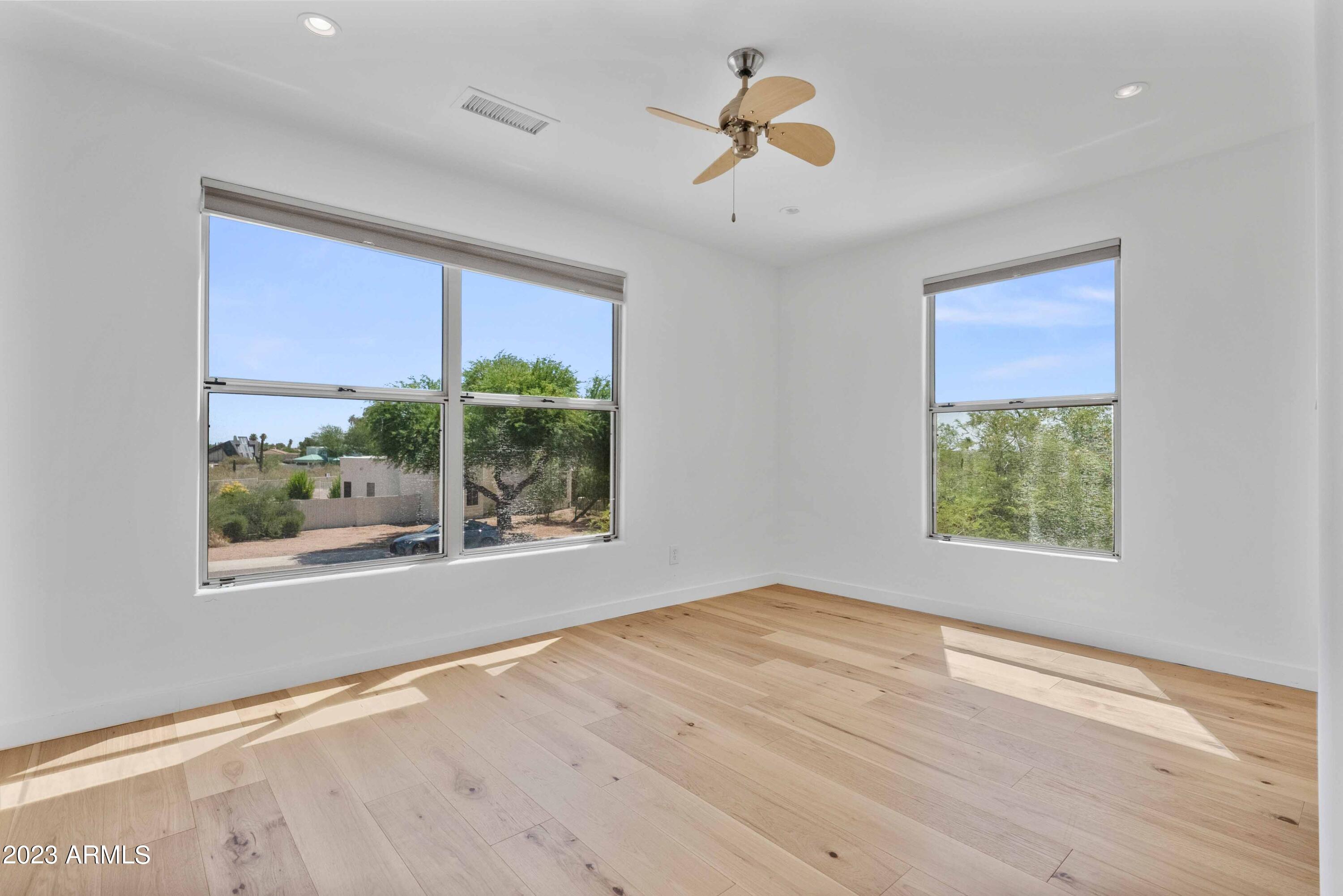 3611 E AHWATUKEE Drive