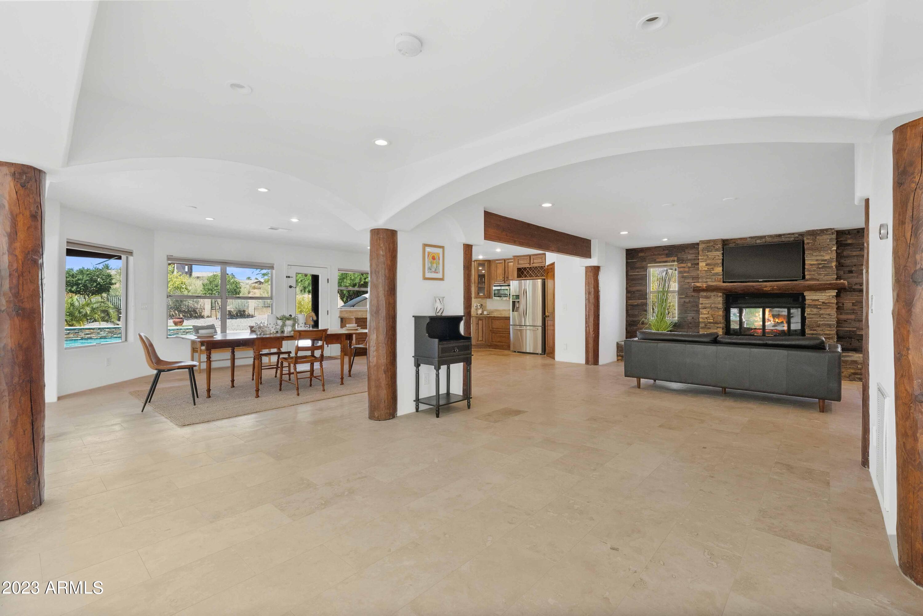 3611 E AHWATUKEE Drive