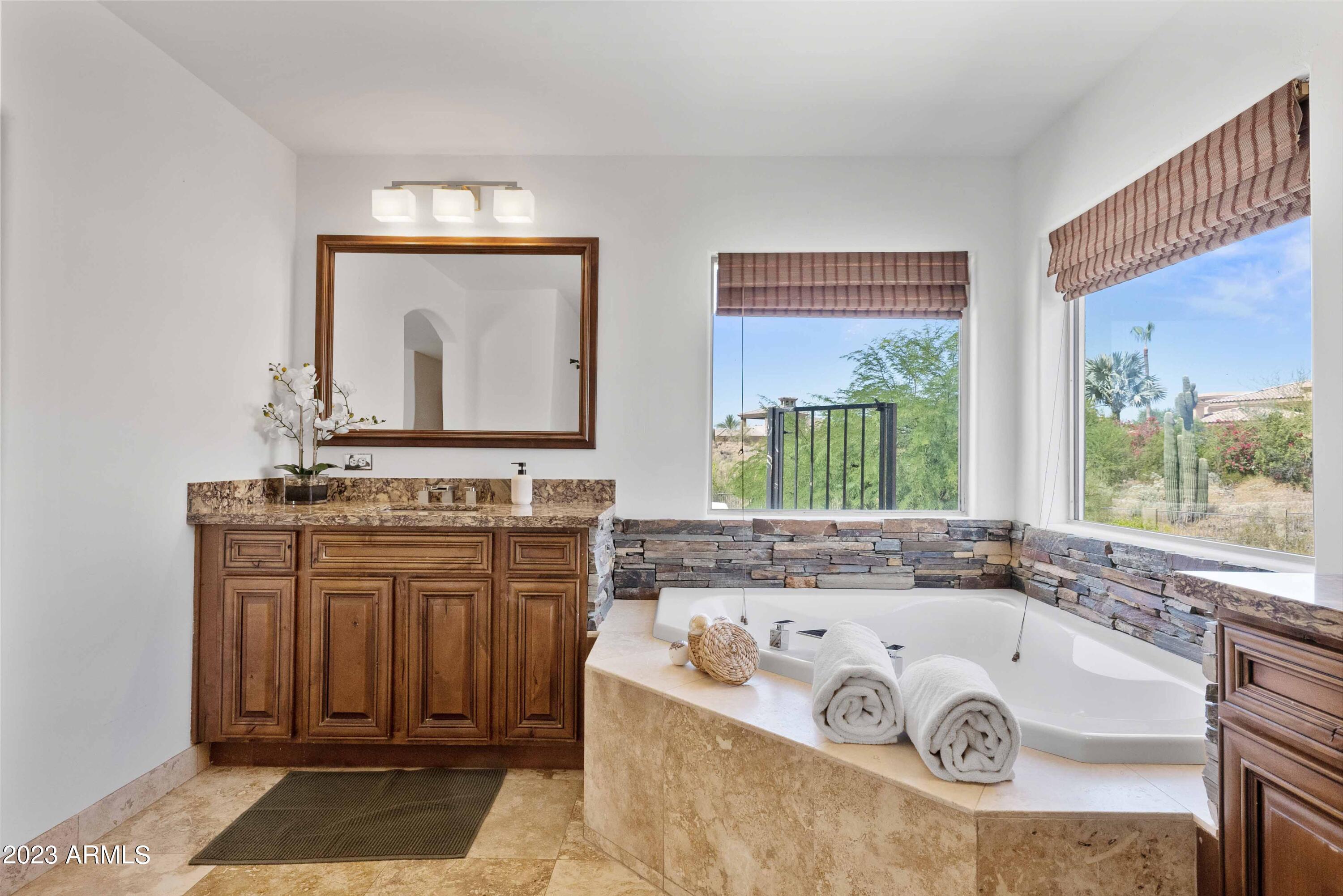 3611 E AHWATUKEE Drive