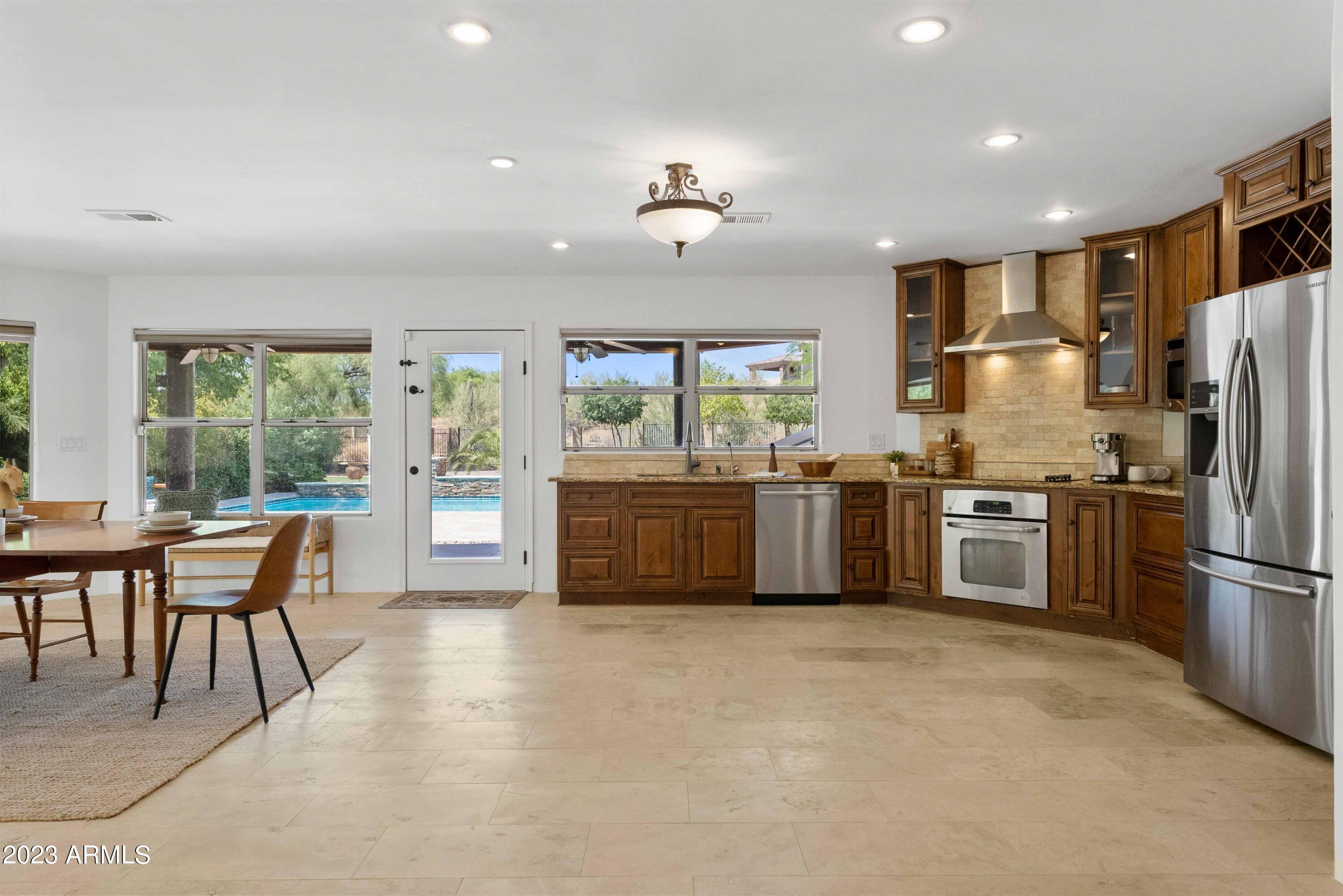 3611 E AHWATUKEE Drive