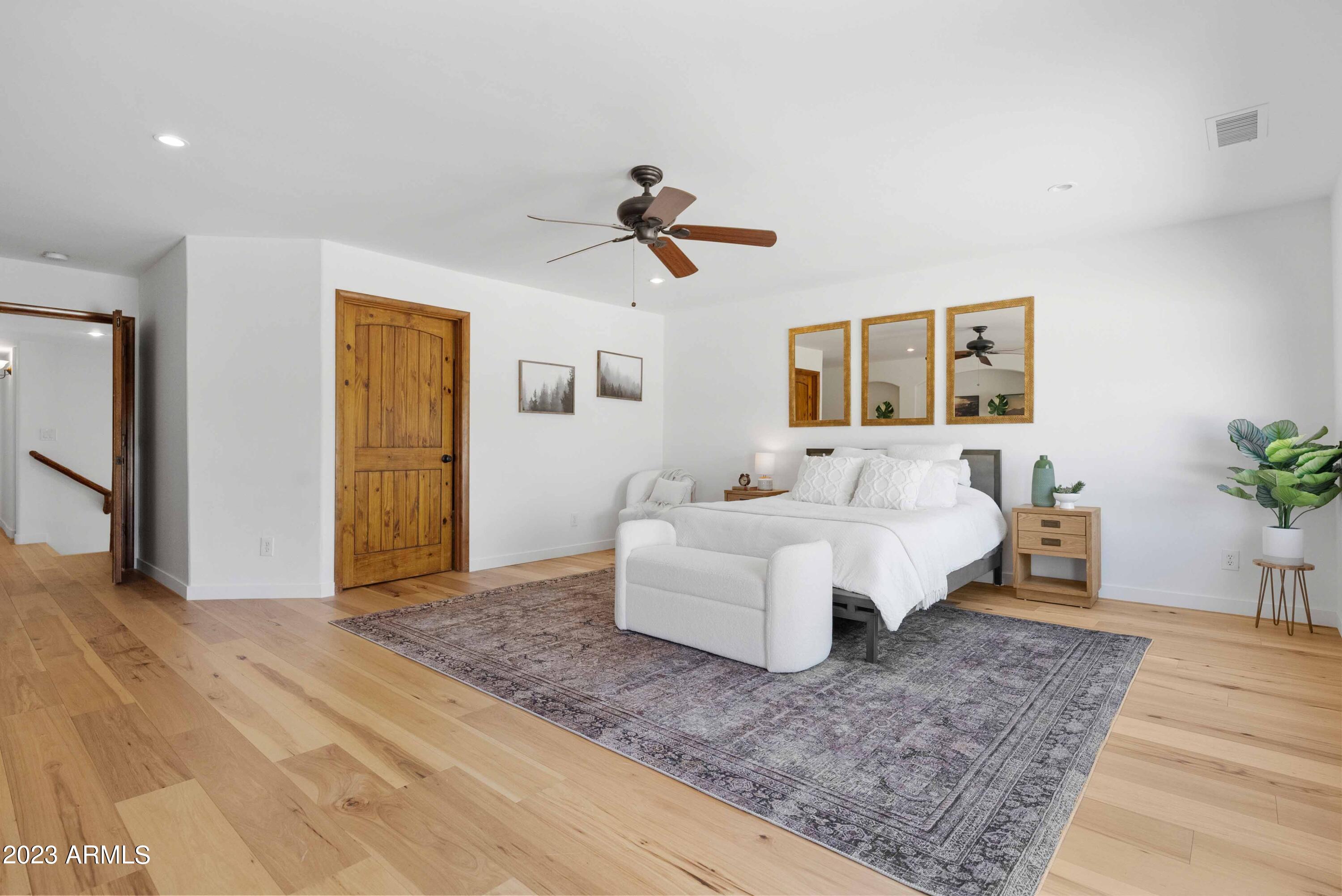 3611 E AHWATUKEE Drive