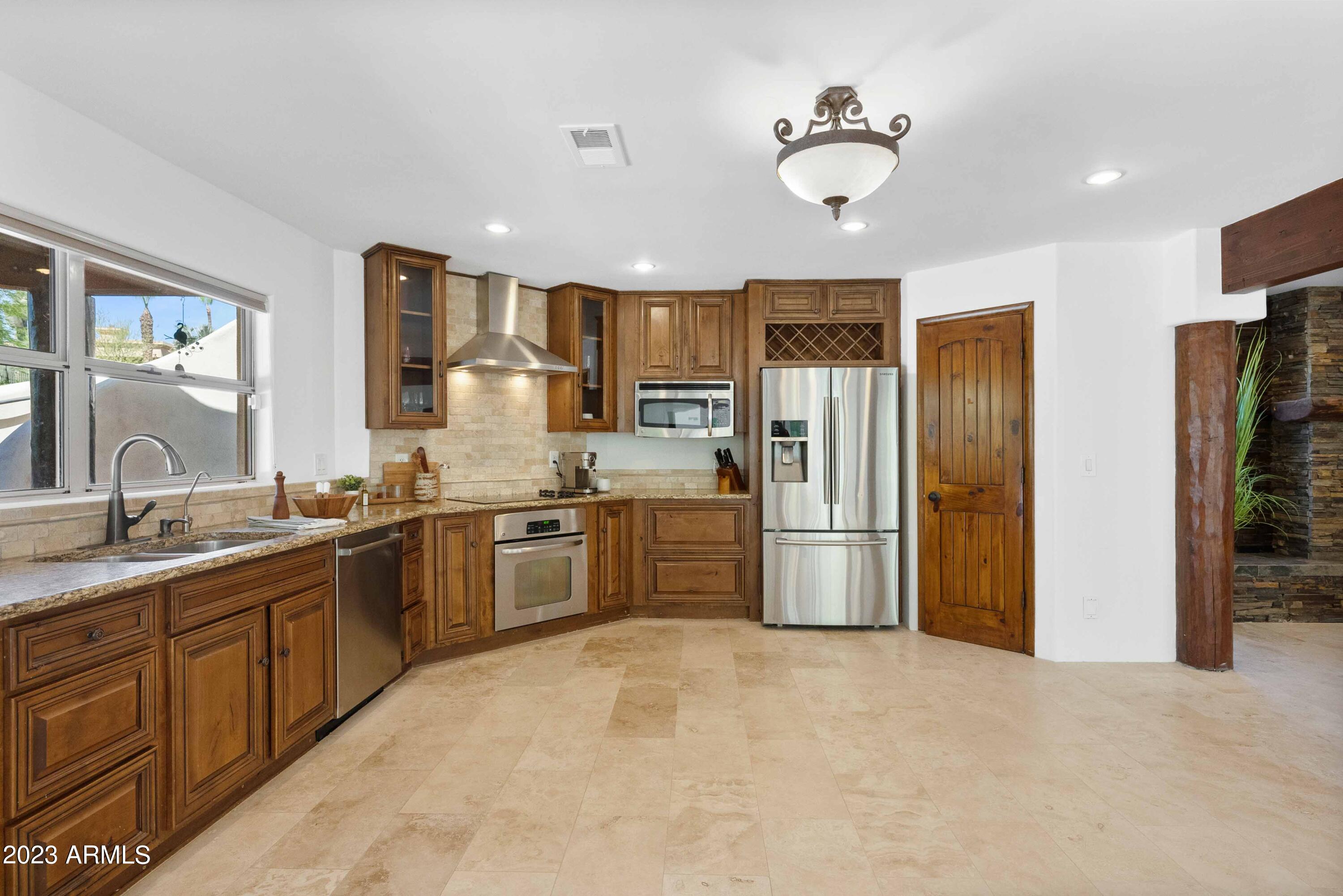 3611 E AHWATUKEE Drive