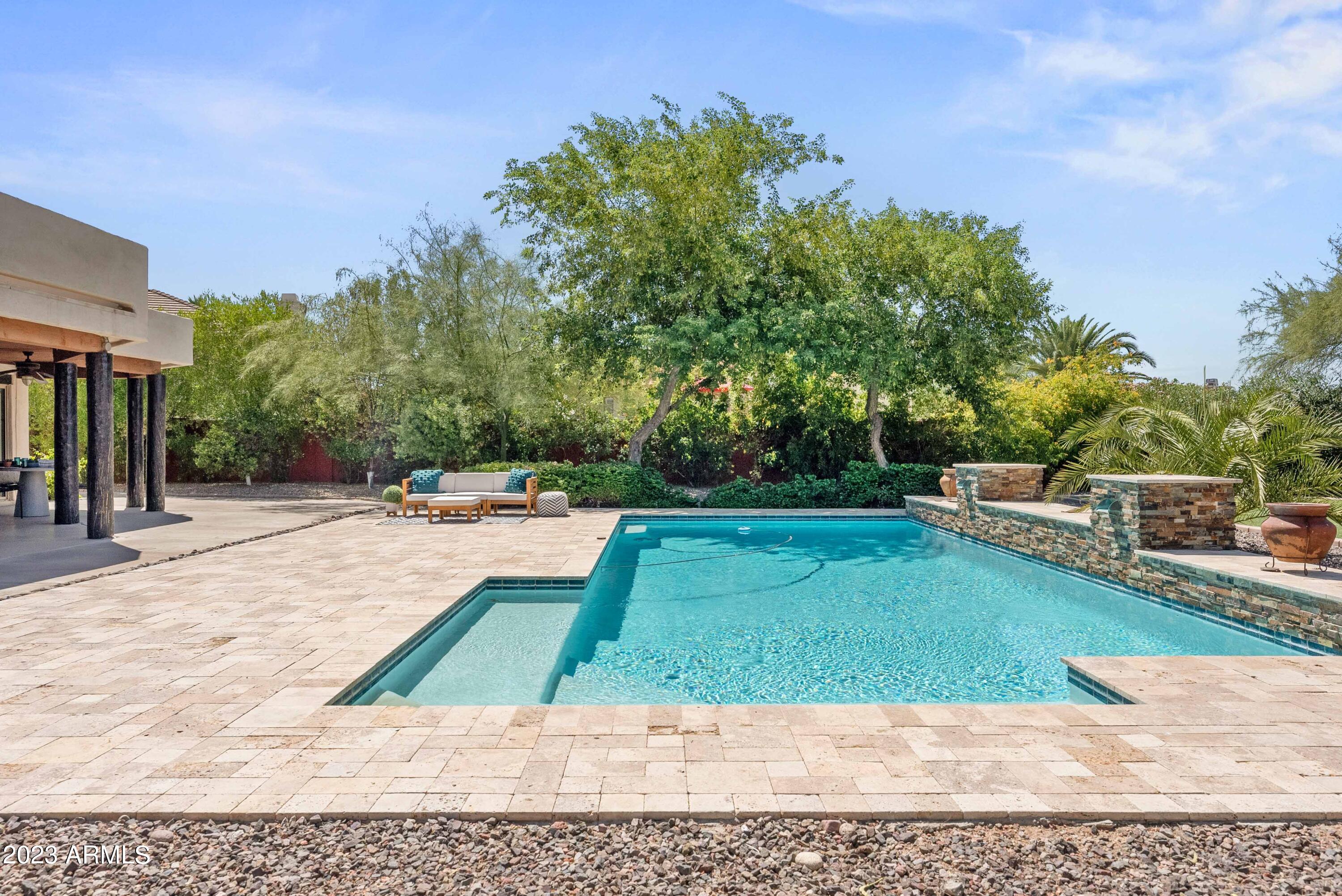 3611 E AHWATUKEE Drive