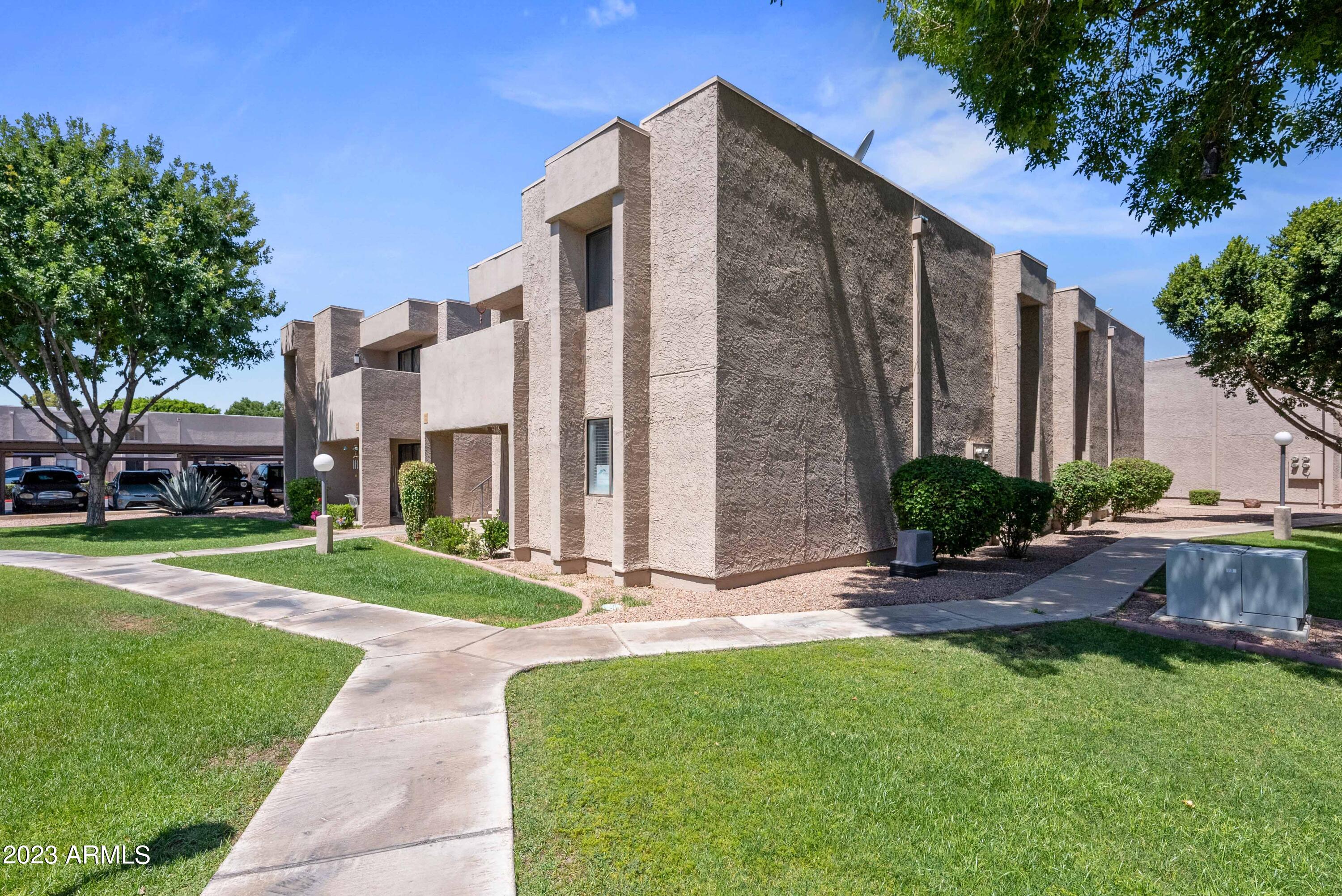 1920 W Lindner Avenue, 123
