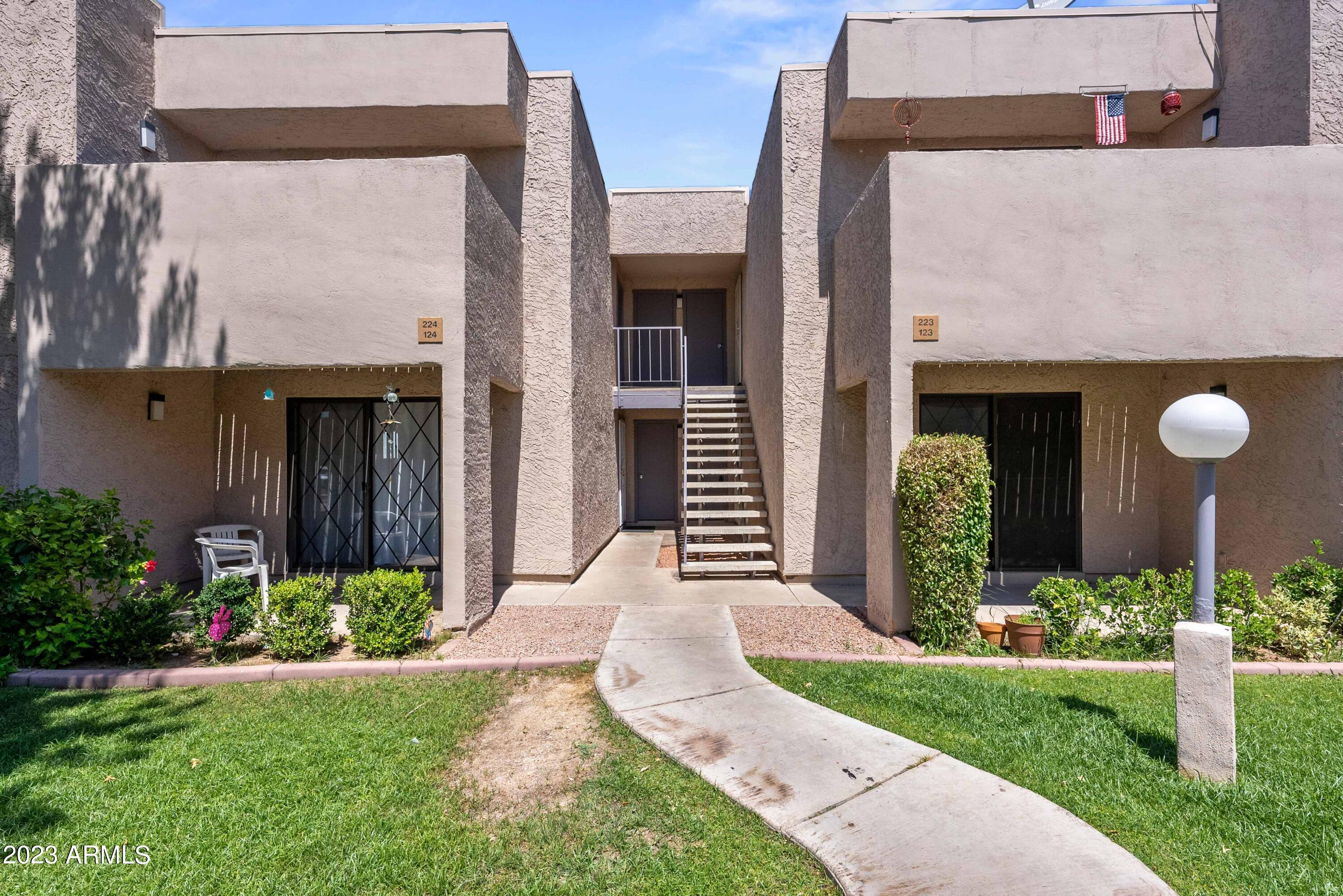 1920 W Lindner Avenue, 123