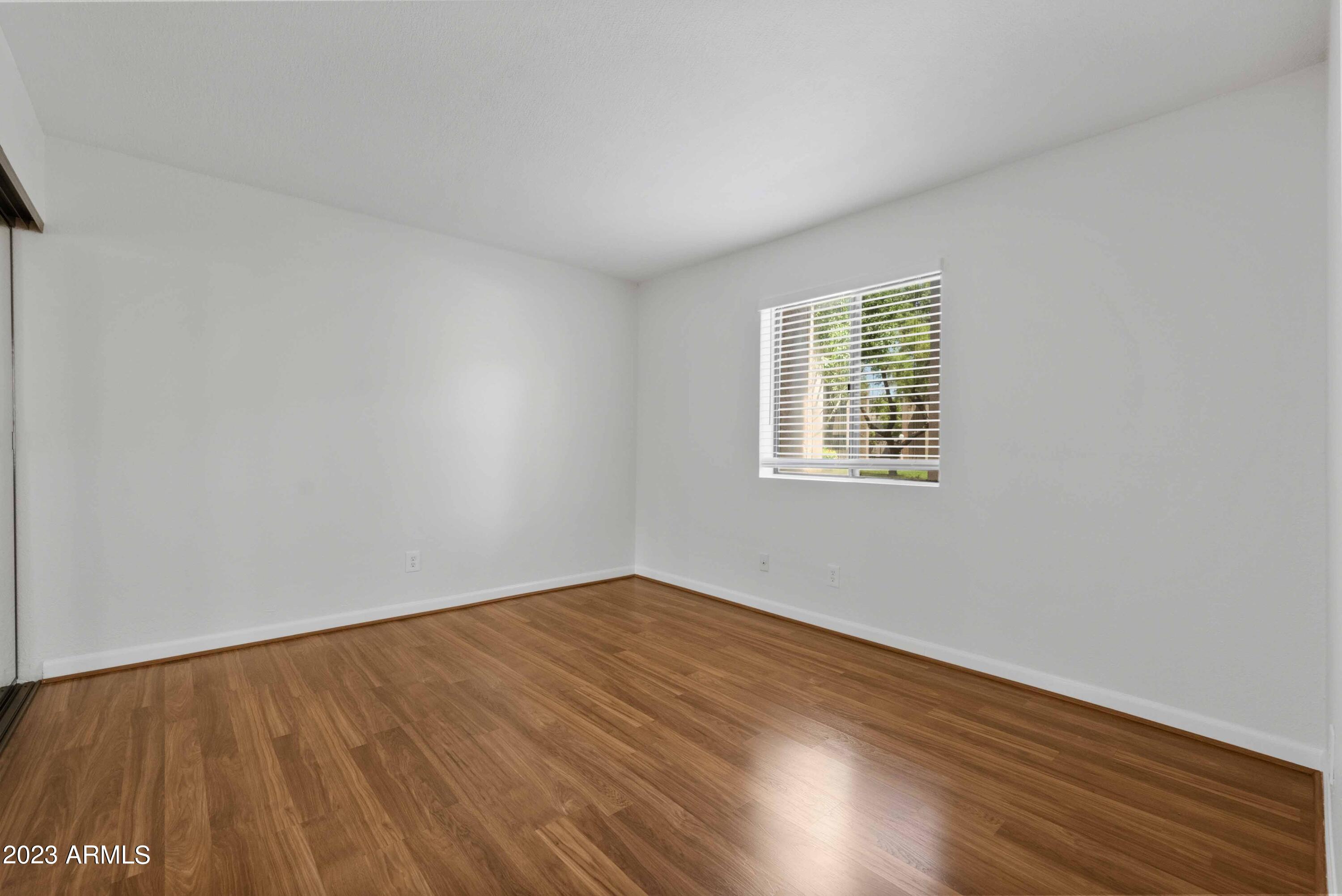 1920 W Lindner Avenue, 123