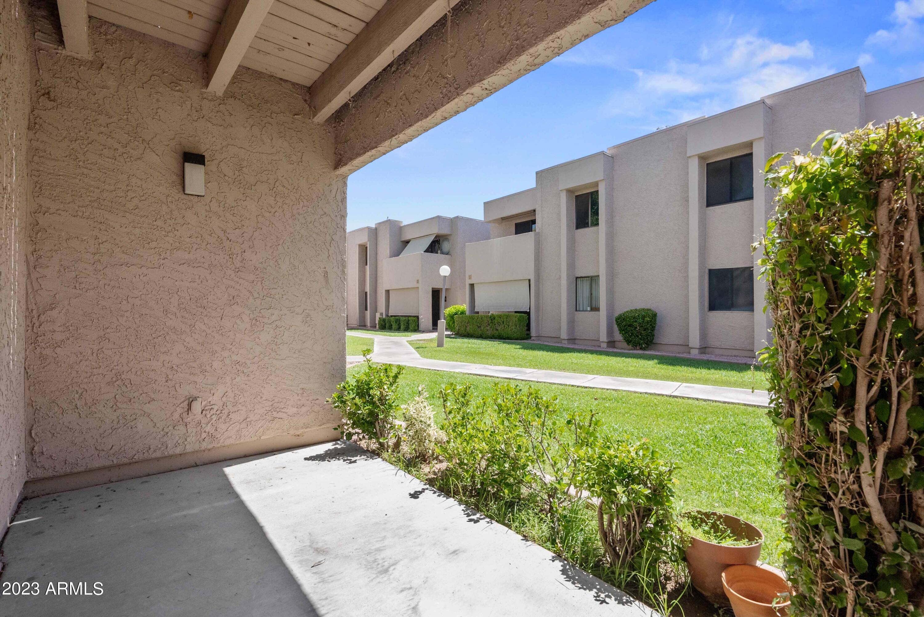1920 W Lindner Avenue, 123