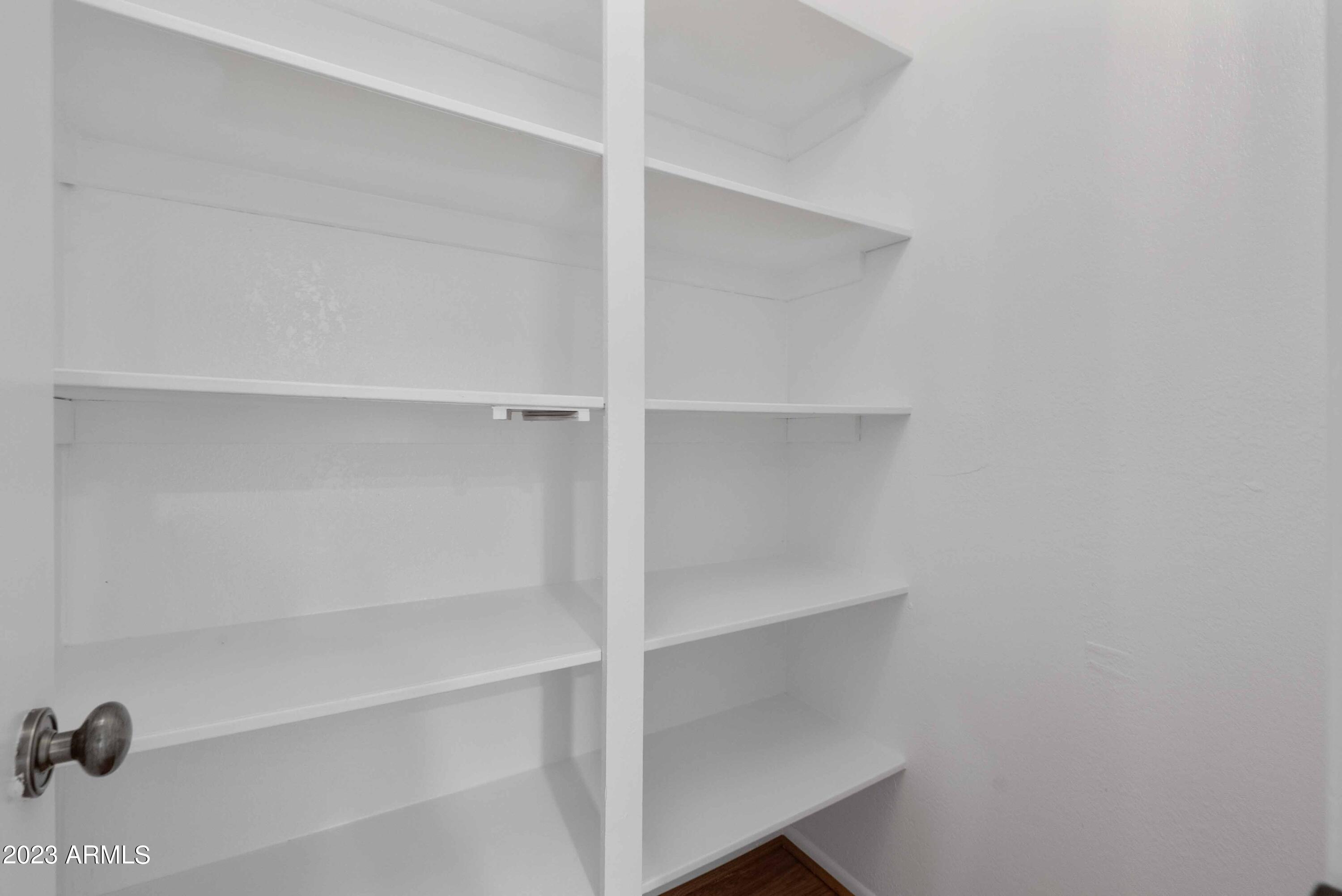1920 W Lindner Avenue, 123