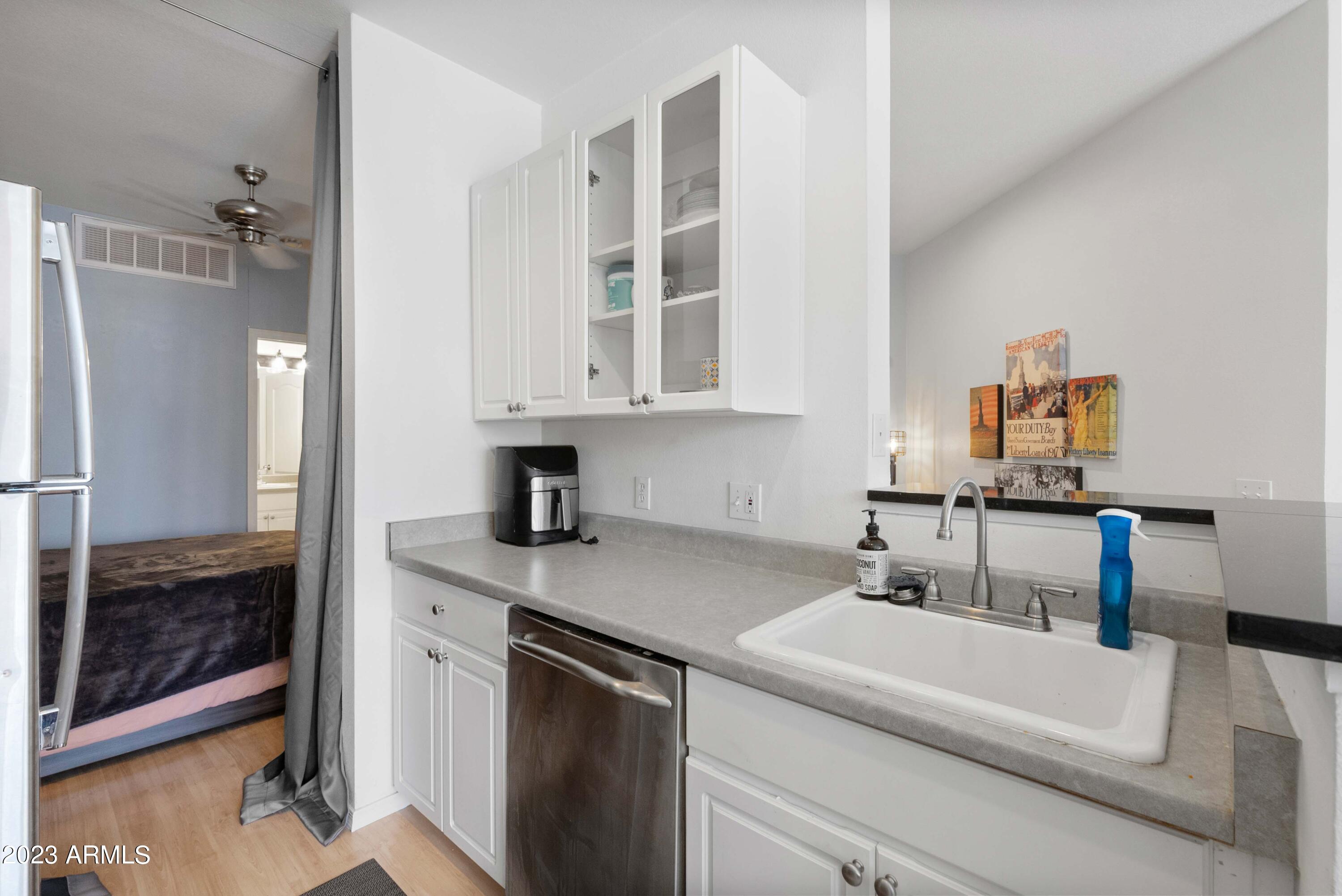 1701 E Colter Street, 187